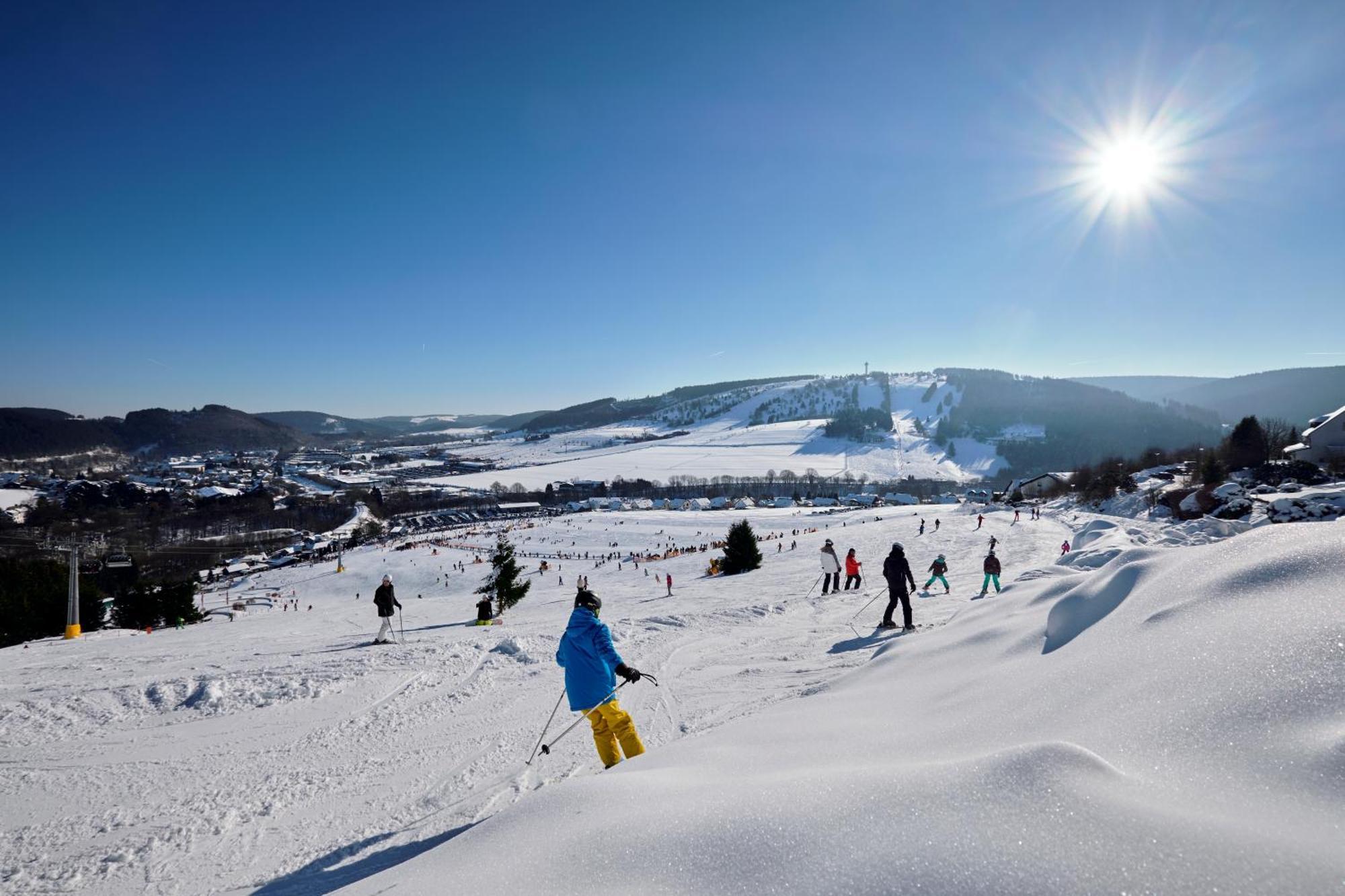 Hotel & Ferienappartements Edelweiss Willingen  Bagian luar foto