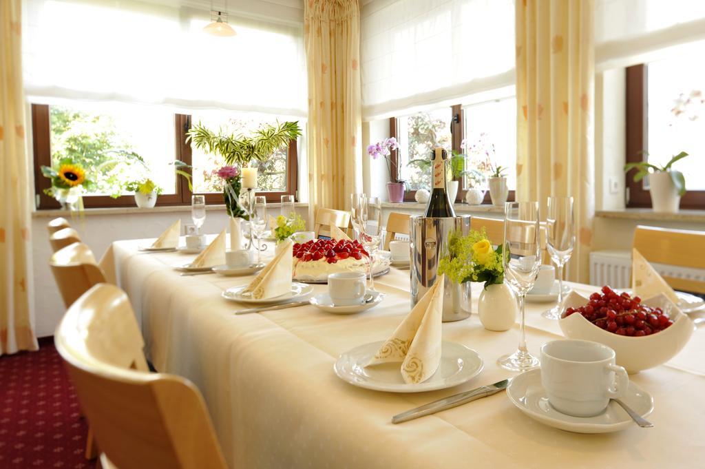 Hotel & Ferienappartements Edelweiss Willingen  Bagian luar foto
