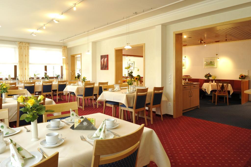 Hotel & Ferienappartements Edelweiss Willingen  Bagian luar foto