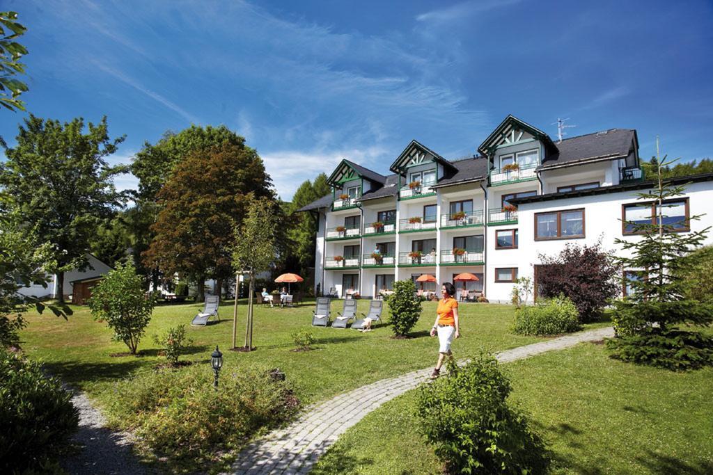 Hotel & Ferienappartements Edelweiss Willingen  Bagian luar foto