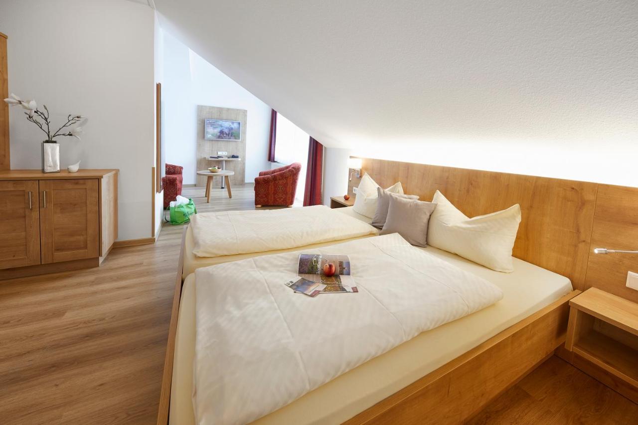 Hotel & Ferienappartements Edelweiss Willingen  Bagian luar foto