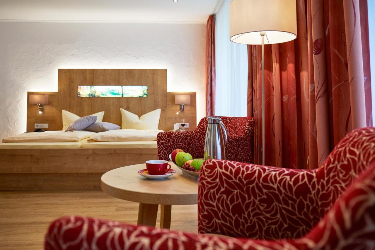 Hotel & Ferienappartements Edelweiss Willingen  Bagian luar foto